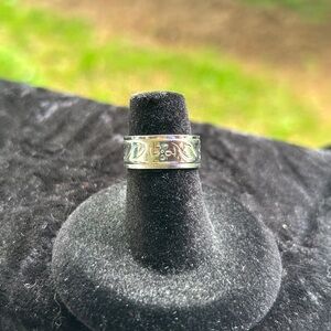 1970’s Vintage Uncas Sterling Silver 925 Engraved Floral Band Ring size 5.75